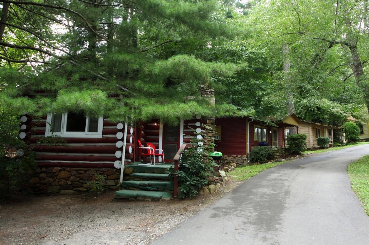 The Pines Cottages Woodfin Buitenkant foto