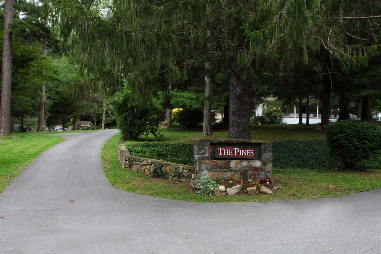 The Pines Cottages Woodfin Buitenkant foto