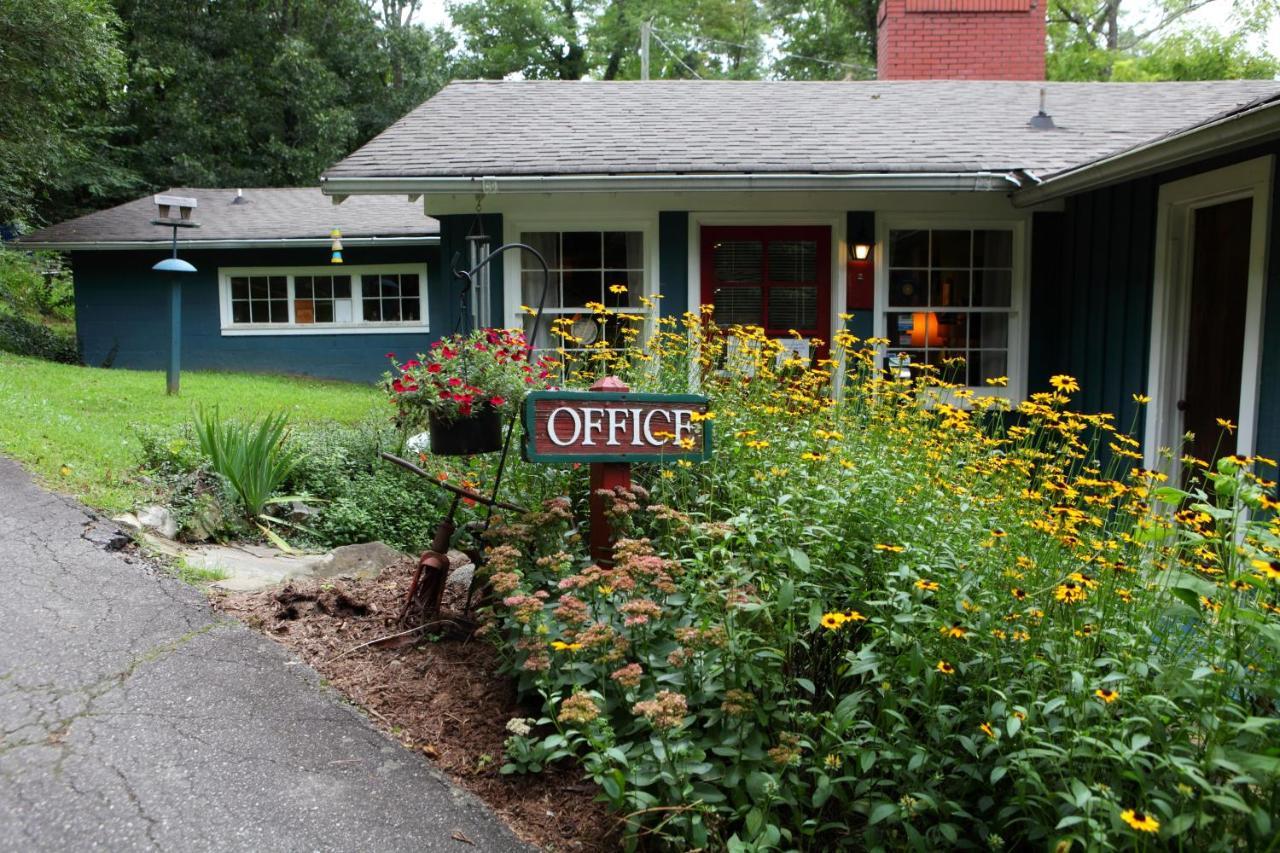 The Pines Cottages Woodfin Buitenkant foto